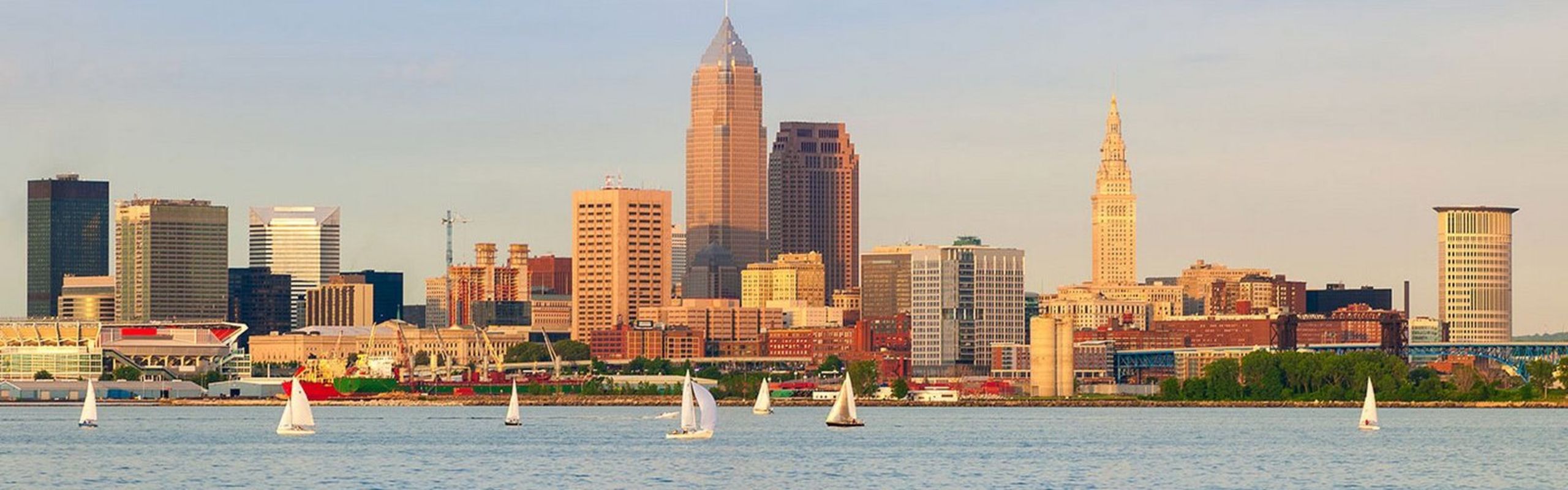 Cleveland, Ohio skyline on Lake Erie