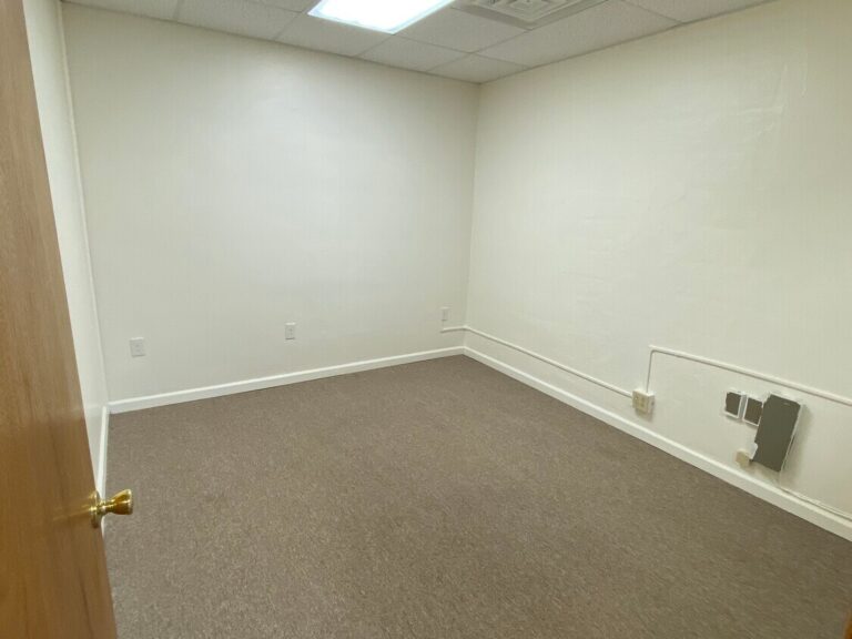 26943 Westwood Rd – private office