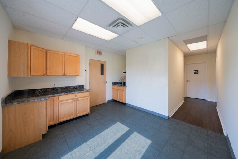 30285 Bruce Industrial Pkwy, Suite C Upper – kitchenette