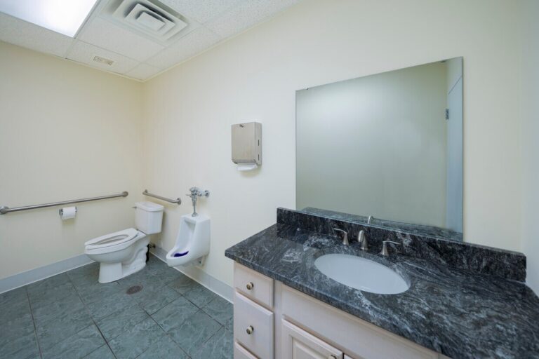 30285 Bruce Industrial Pkwy, Suite C Upper – restroom