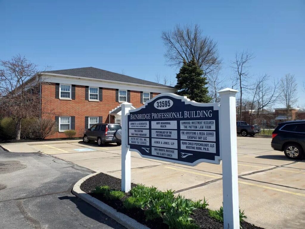 33595 Bainbridge Rd – building sign and exterior