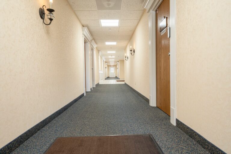 33595 Bainbridge Rd – hallway